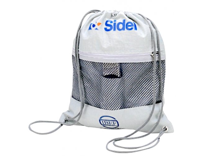 https://www.promarketingdesign.com.br/content/interfaces/cms/userfiles/00278/produtos/mch072-sacochila-em-nylon-stonado-com-alcas-de-cordao-e-bolso-frontal-de-telinha-dim-34x42cm-559.jpg